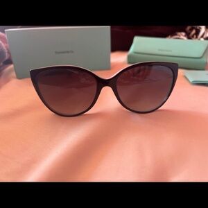 ⭐️🌟TIFFANY & Co Sunglasses!!🌟⭐️